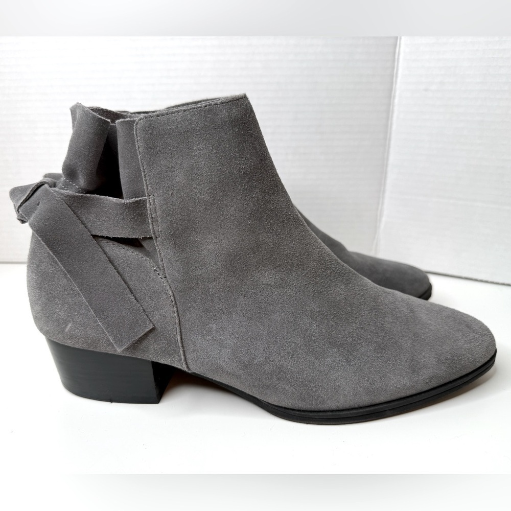 Aerosoles Crosswalk Gray Suede Back Bow Pull-On Ankle Boots Womens Size 10.5